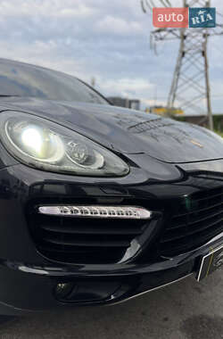 Внедорожник / Кроссовер Porsche Cayenne 2011 в 