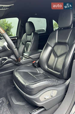 Внедорожник / Кроссовер Porsche Cayenne 2011 в 