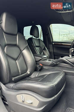 Внедорожник / Кроссовер Porsche Cayenne 2011 в 