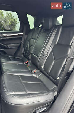 Внедорожник / Кроссовер Porsche Cayenne 2011 в 