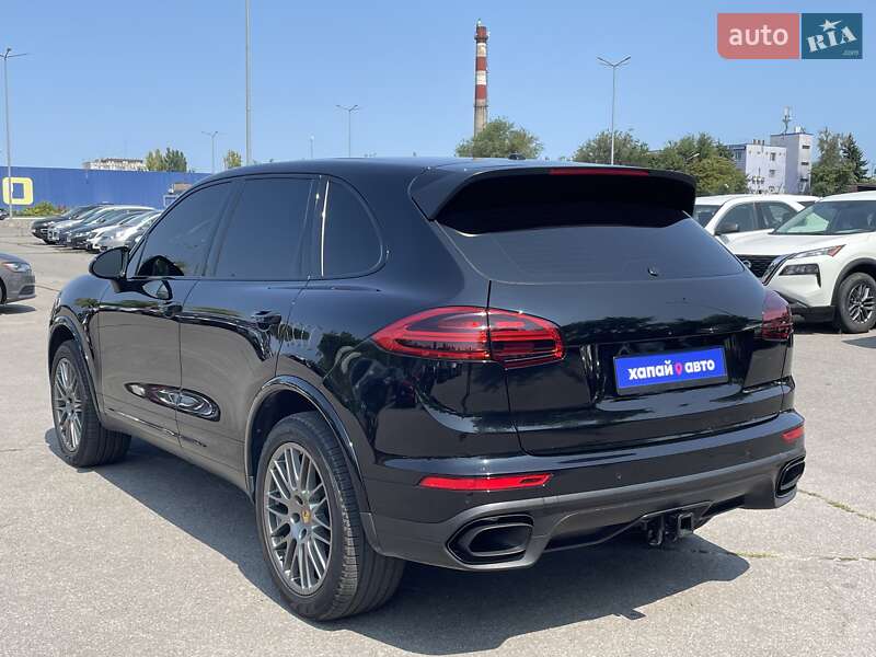 Позашляховик / Кросовер Porsche Cayenne 2016 в Дніпрі
