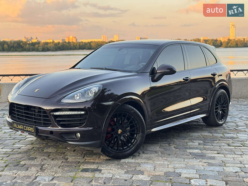 Внедорожник / Кроссовер Porsche Cayenne 2014 в Львове