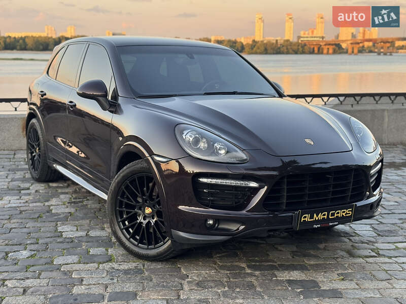 Внедорожник / Кроссовер Porsche Cayenne 2014 в Львове