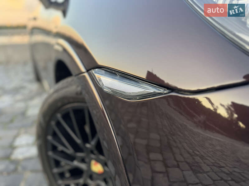 Внедорожник / Кроссовер Porsche Cayenne 2014 в Львове