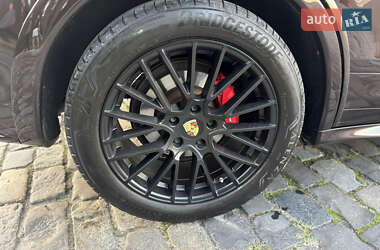 Внедорожник / Кроссовер Porsche Cayenne 2014 в 