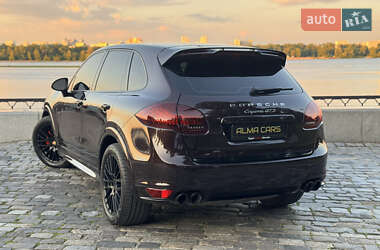 Внедорожник / Кроссовер Porsche Cayenne 2014 в 