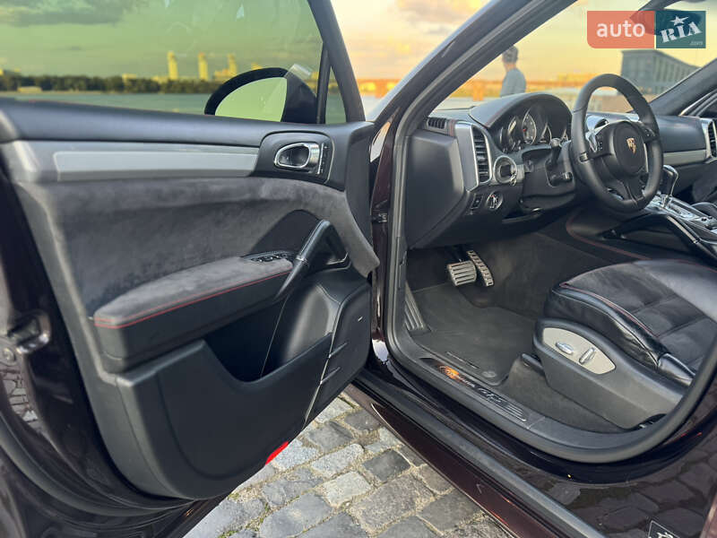 Внедорожник / Кроссовер Porsche Cayenne 2014 в Львове