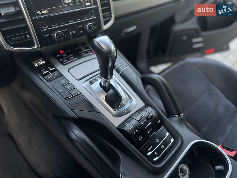Внедорожник / Кроссовер Porsche Cayenne 2014 в Львове