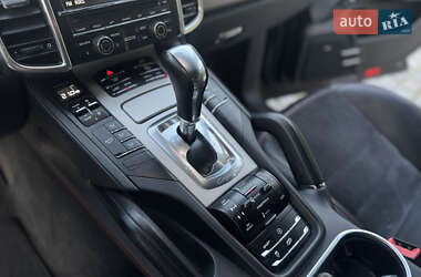 Внедорожник / Кроссовер Porsche Cayenne 2014 в 