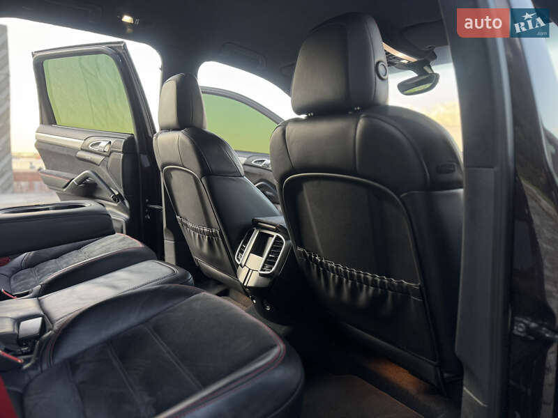 Внедорожник / Кроссовер Porsche Cayenne 2014 в Львове