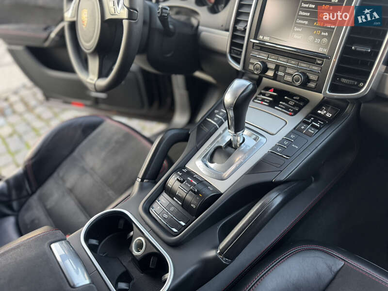 Внедорожник / Кроссовер Porsche Cayenne 2014 в Львове