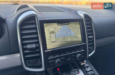 Внедорожник / Кроссовер Porsche Cayenne 2014 в 