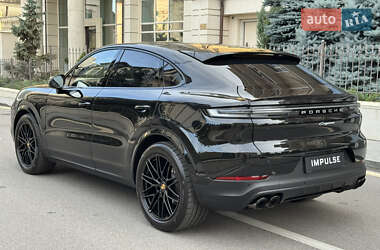 Внедорожник / Кроссовер Porsche Cayenne 2023 в 