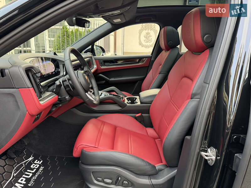 Внедорожник / Кроссовер Porsche Cayenne 2023 в Киеве