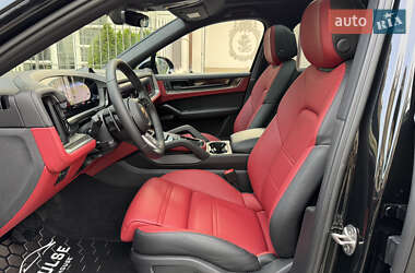 Внедорожник / Кроссовер Porsche Cayenne 2023 в 
