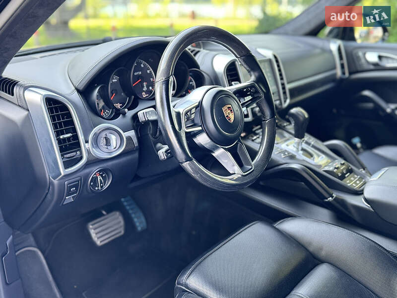 Внедорожник / Кроссовер Porsche Cayenne 2017 в Киеве