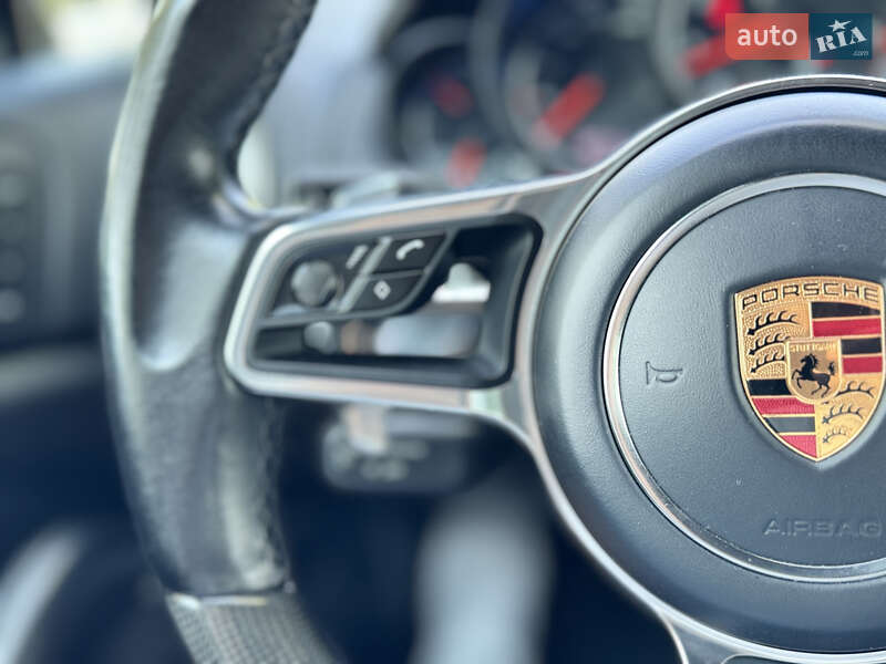 Внедорожник / Кроссовер Porsche Cayenne 2017 в Киеве