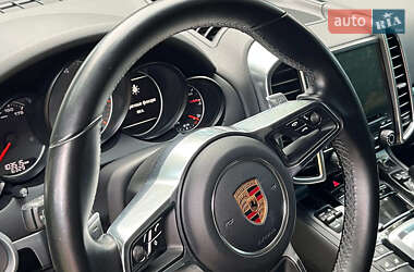 Внедорожник / Кроссовер Porsche Cayenne 2017 в 