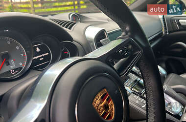 Внедорожник / Кроссовер Porsche Cayenne 2017 в 