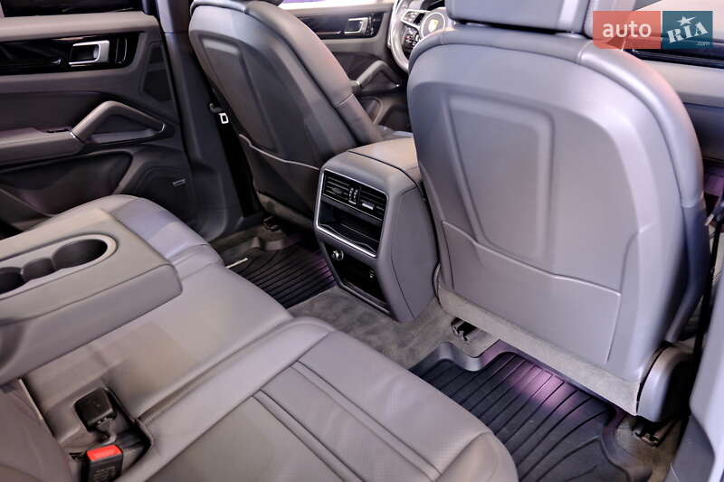 Внедорожник / Кроссовер Porsche Cayenne 2019 в Одессе