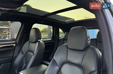Внедорожник / Кроссовер Porsche Cayenne 2015 в 