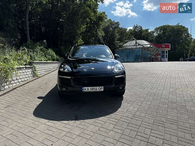 Внедорожник / Кроссовер Porsche Cayenne 2017 в Киеве