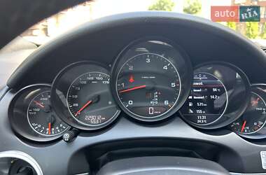 Внедорожник / Кроссовер Porsche Cayenne 2013 в 
