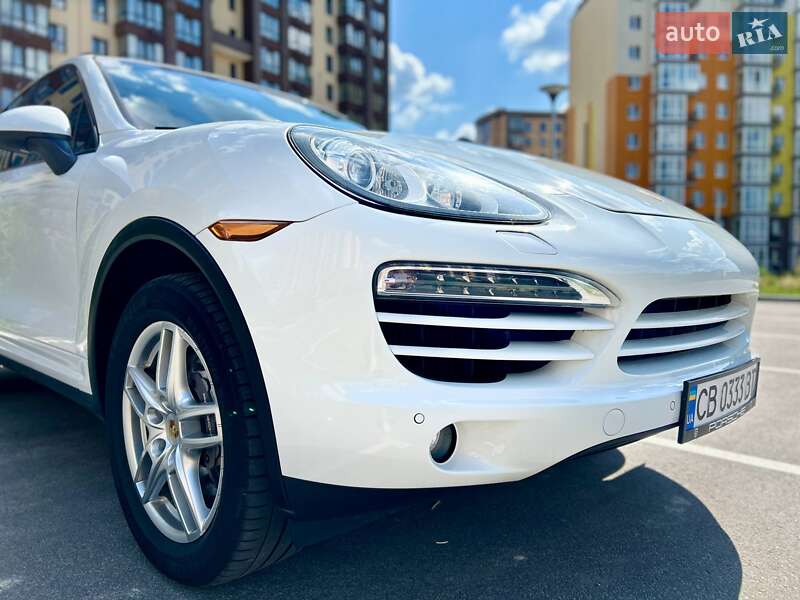 Позашляховик / Кросовер Porsche Cayenne 2013 в Києві