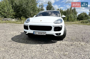Внедорожник / Кроссовер Porsche Cayenne 2016 в 