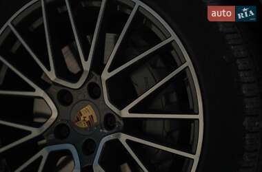 Внедорожник / Кроссовер Porsche Cayenne 2019 в 