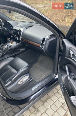 Внедорожник / Кроссовер Porsche Cayenne 2010 в 