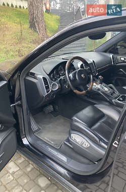 Внедорожник / Кроссовер Porsche Cayenne 2010 в 