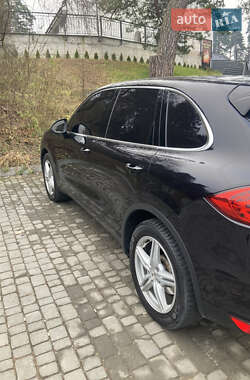 Внедорожник / Кроссовер Porsche Cayenne 2010 в 