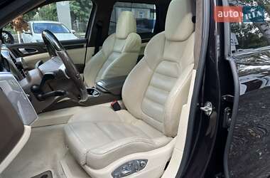 Внедорожник / Кроссовер Porsche Cayenne 2011 в 