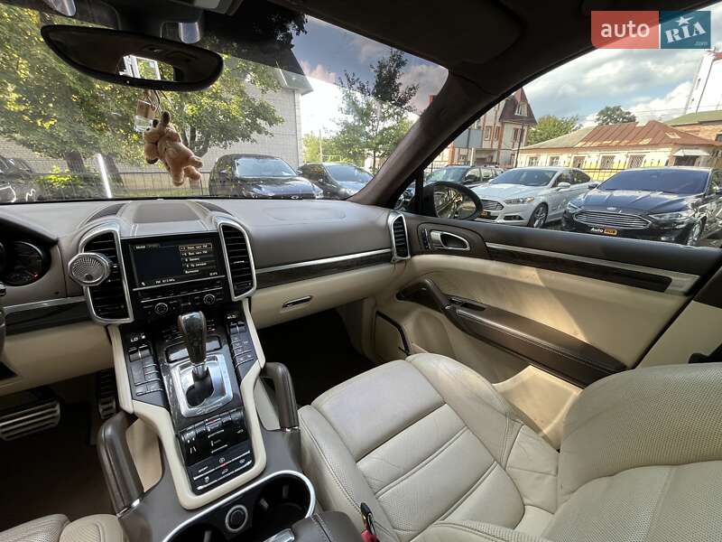 Позашляховик / Кросовер Porsche Cayenne 2011 в Харкові