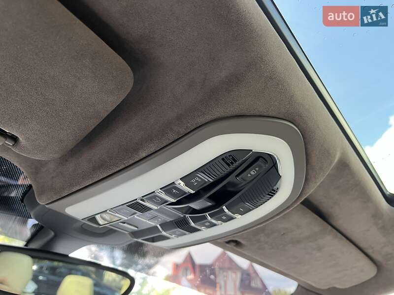 Позашляховик / Кросовер Porsche Cayenne 2011 в Харкові