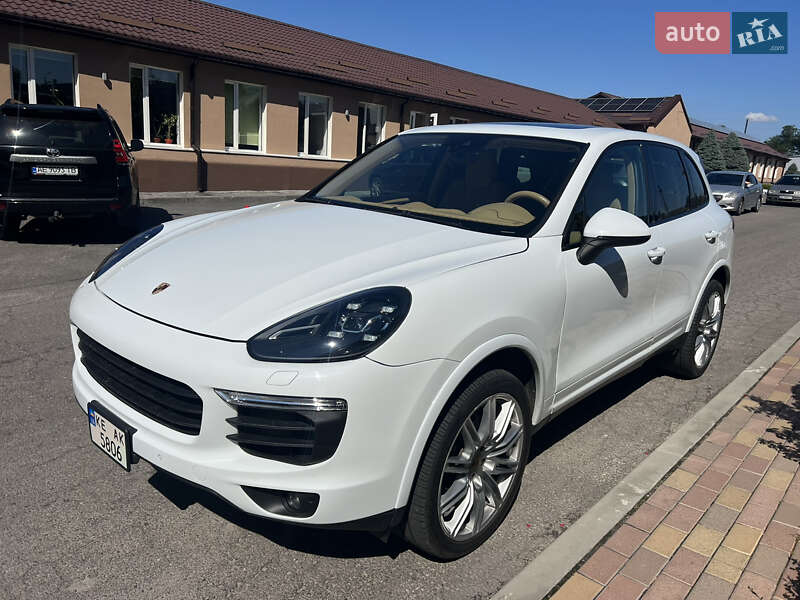 Внедорожник / Кроссовер Porsche Cayenne 2016 в Днепре