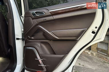 Позашляховик / Кросовер Porsche Cayenne 2012 в 
