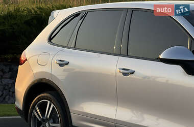Внедорожник / Кроссовер Porsche Cayenne 2013 в 