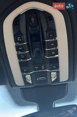 Внедорожник / Кроссовер Porsche Cayenne 2013 в 