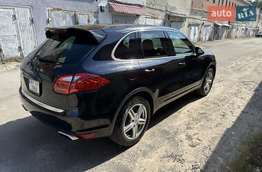 Внедорожник / Кроссовер Porsche Cayenne 2014 в 