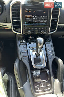 Внедорожник / Кроссовер Porsche Cayenne 2014 в 