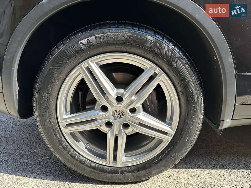Внедорожник / Кроссовер Porsche Cayenne 2014 в Львове