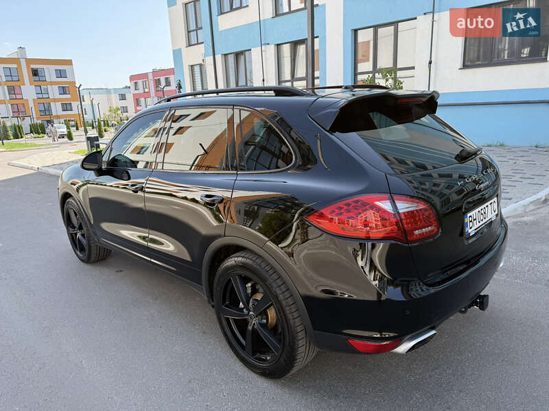 Позашляховик / Кросовер Porsche Cayenne 2011 в Рівному