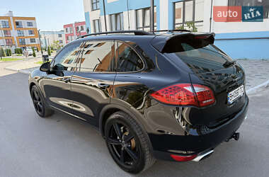 Позашляховик / Кросовер Porsche Cayenne 2011 в 