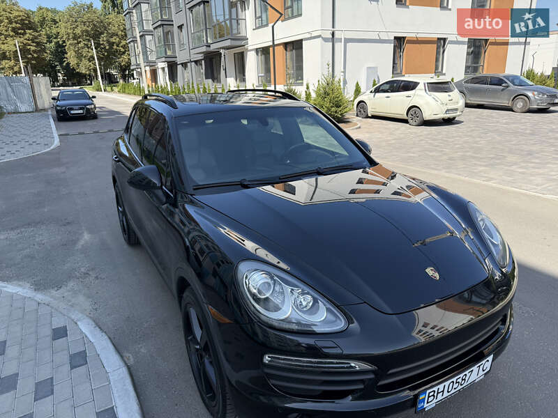 Позашляховик / Кросовер Porsche Cayenne 2011 в Рівному