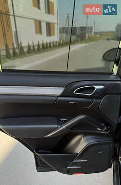 Позашляховик / Кросовер Porsche Cayenne 2011 в 