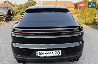 Внедорожник / Кроссовер Porsche Cayenne 2024 в 