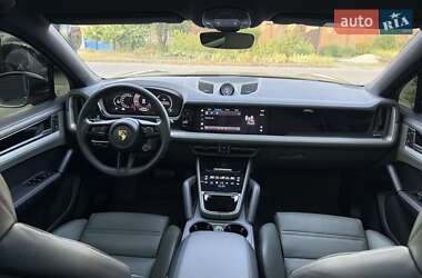 Внедорожник / Кроссовер Porsche Cayenne 2024 в 