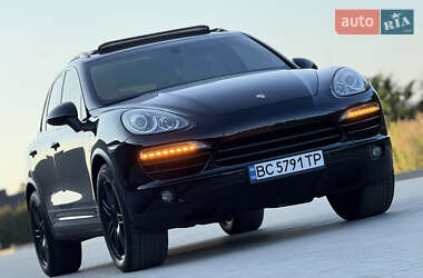 Внедорожник / Кроссовер Porsche Cayenne 2012 в 